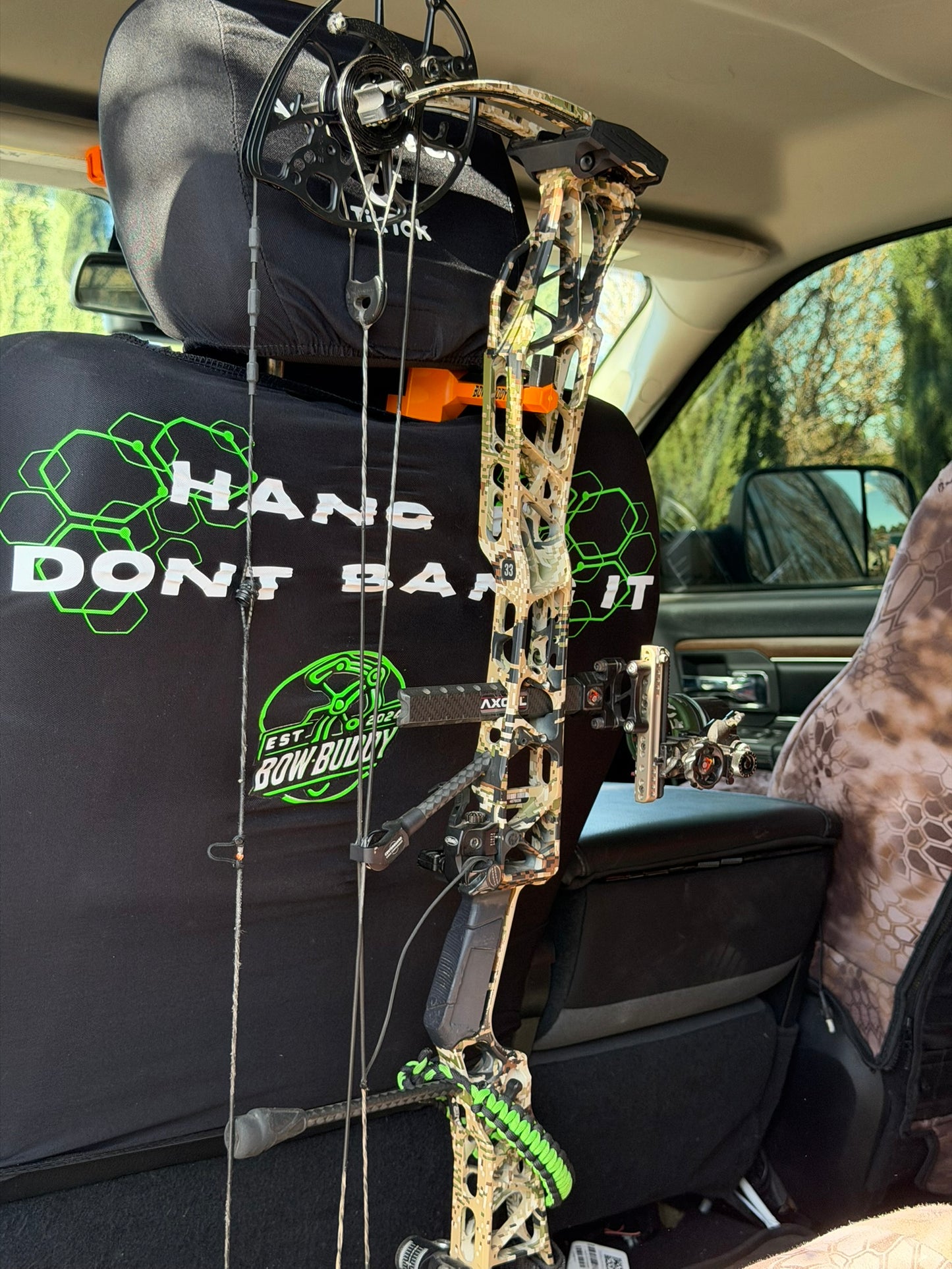 Bow Buddy™ PRO – Twist-On Bow and Gear Hanger